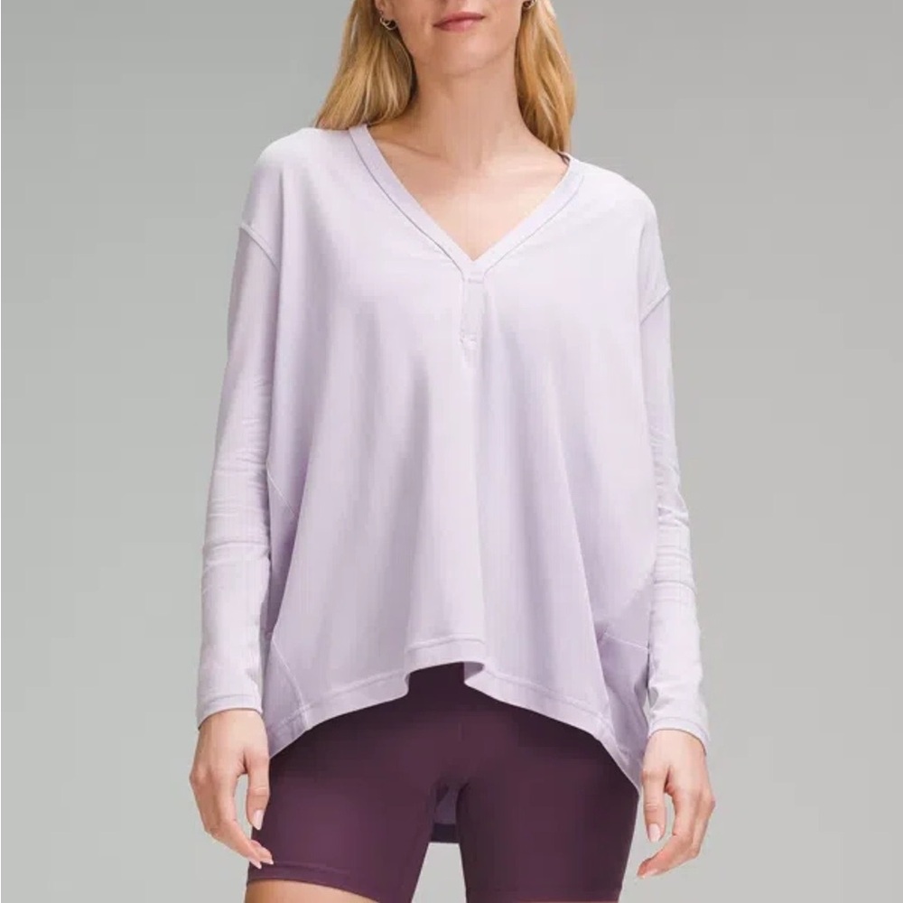 Lululemon Back In Action Long Sleeve V-Neck Top Oversized Lavender Purple Size 6